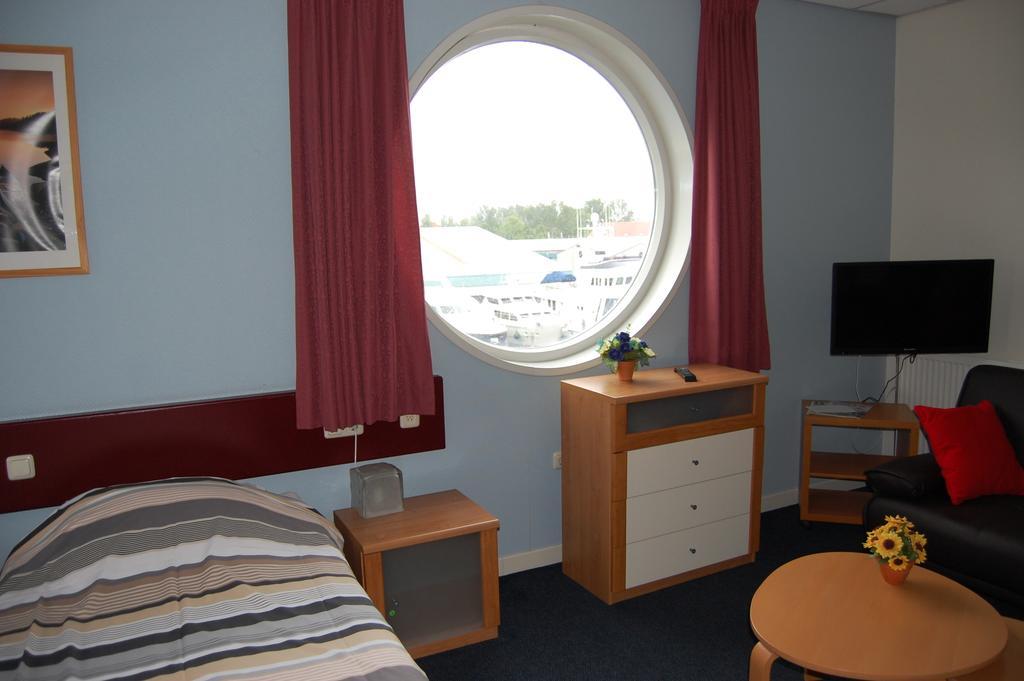 Buitenplaats T Ges Sneek Chambre photo
