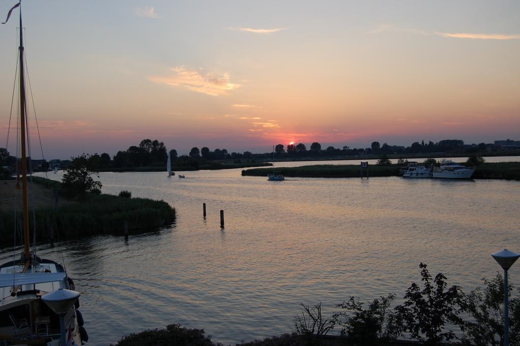 Buitenplaats T Ges Sneek Extérieur photo