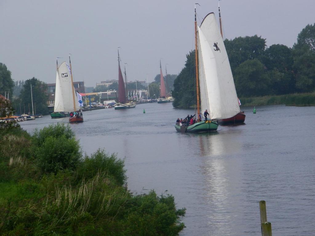 Buitenplaats T Ges Sneek Extérieur photo