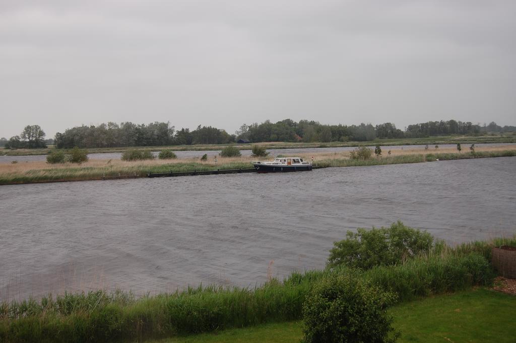 Buitenplaats T Ges Sneek Extérieur photo