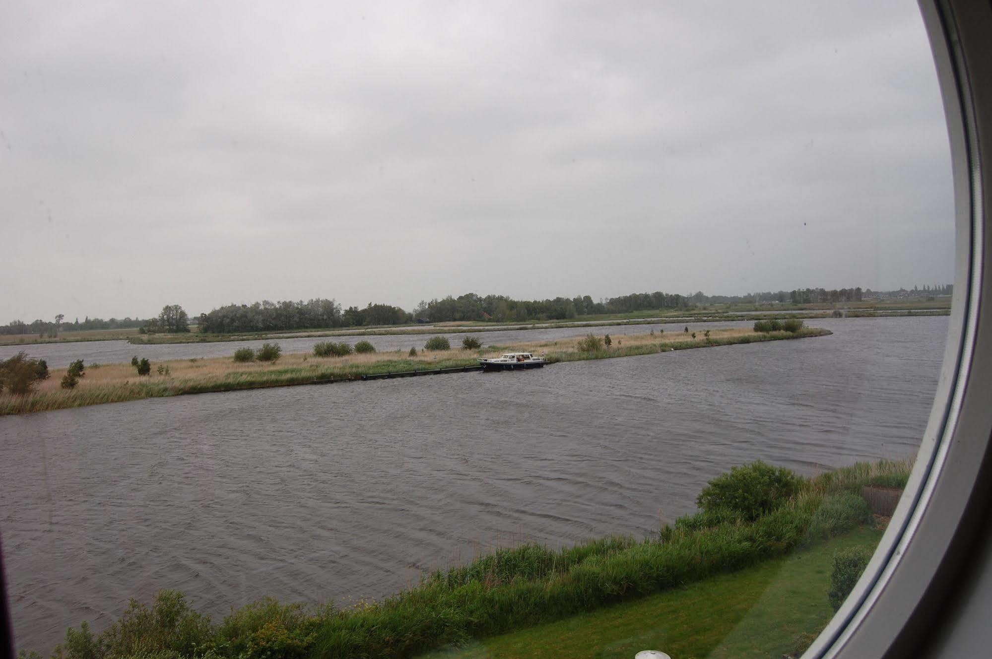 Buitenplaats T Ges Sneek Extérieur photo