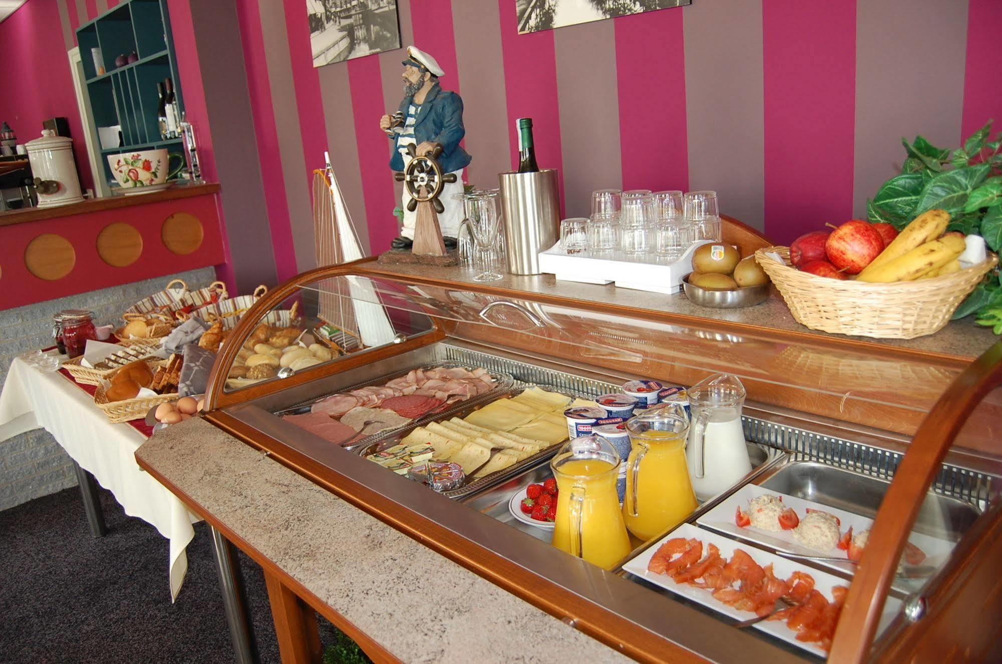 Buitenplaats T Ges Sneek Extérieur photo
