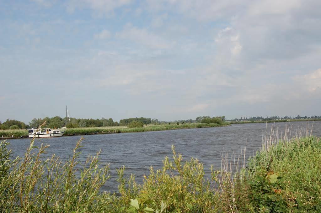 Buitenplaats T Ges Sneek Extérieur photo